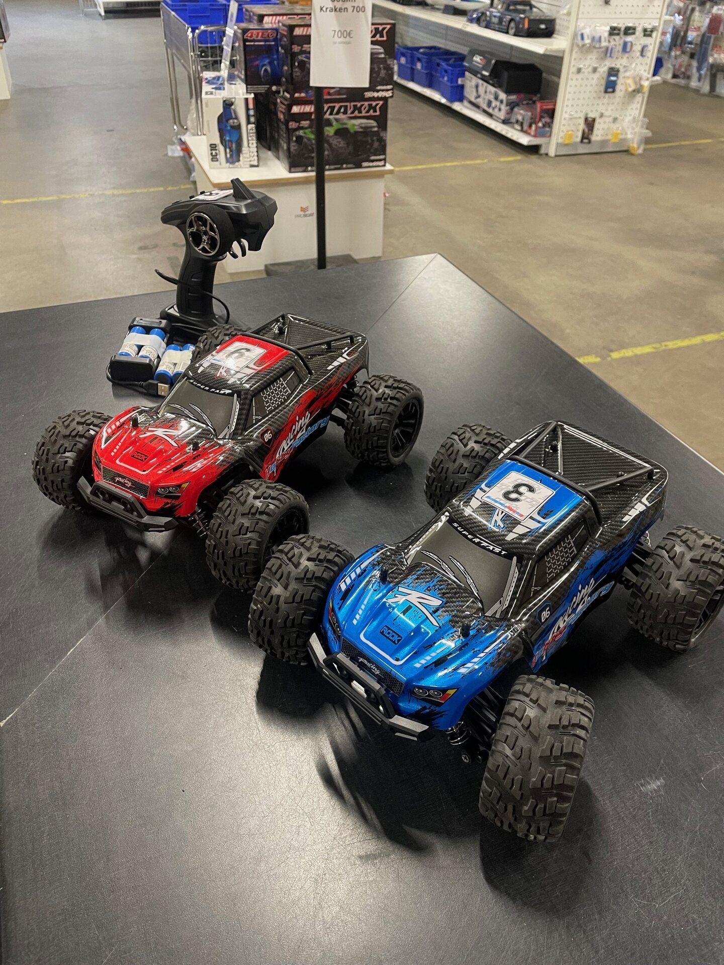 Absima 1/14 High Speed Trck (käytetty, kaksi akkuparia) Blue