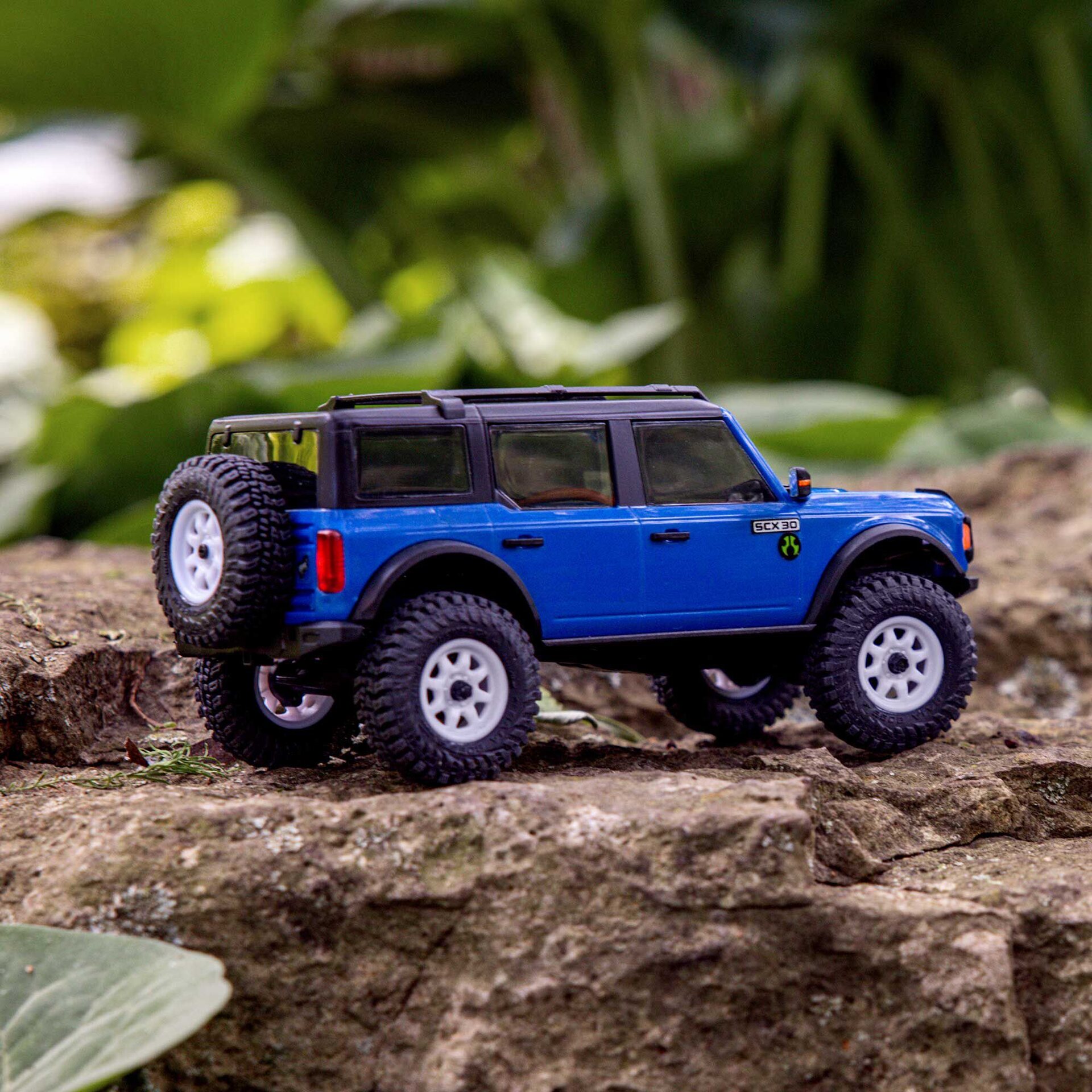 Axial 1/30 SCX30 Ford Bronco 4X4 Rock Crawler RTR Blue