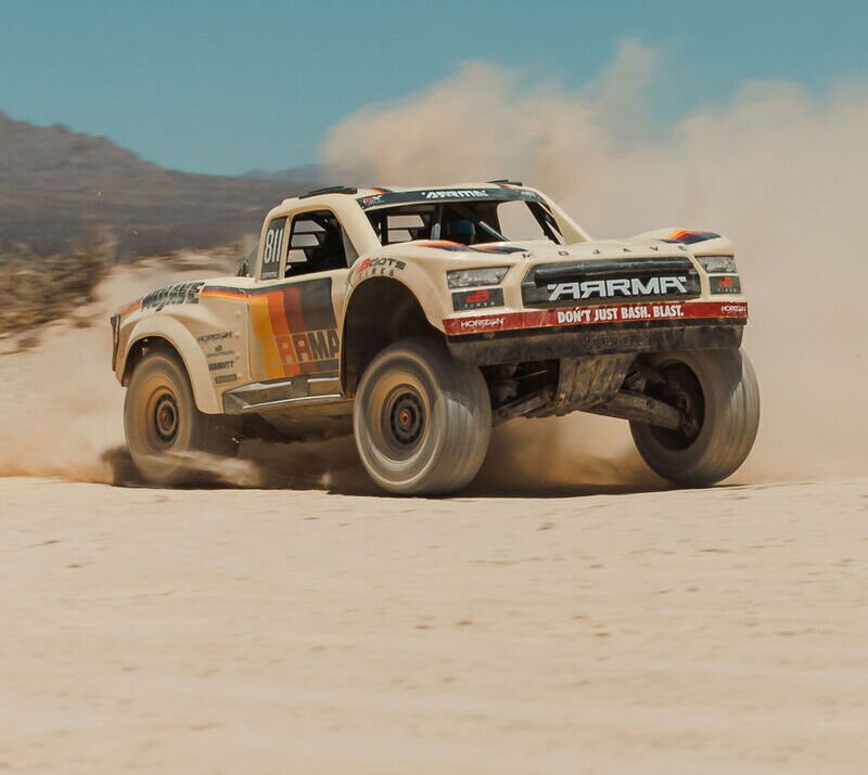 ARRMA RC 1/7 MOJAVE 6S White