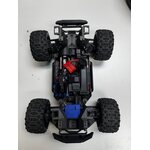 Traxxas Mini Maxx kahdella akulla, käytetty