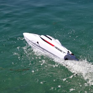 Proboat React 17" Self-Righting Brushed Deep-V RTR (PRB08024)