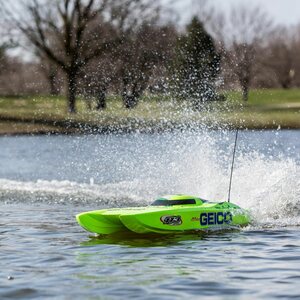 Proboat Miss GEICO Zelos 36” Twin Brushless Catamaran RTR