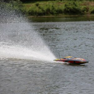 Proboat Sonicwake 36 V2 Self-Righting Brushless Deep-V RTR, Black / White