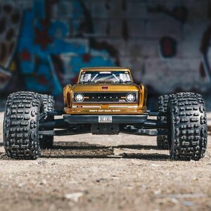 ARRMA RC 1/10 Outcast 4X4 4S V2.5 Blx Stunt Truck Rtr