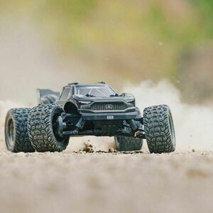 ARRMA RC 1/10 VORTEKS 4X2 BOOST MEGA 550 Brushed Stadium Truck RTR NiMh-akulla ja Laturilla