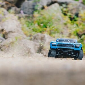 ARRMA RC 1/10 SENTON 4X2 BOOST MEGA 550 Brushed Short Course Truck RTR