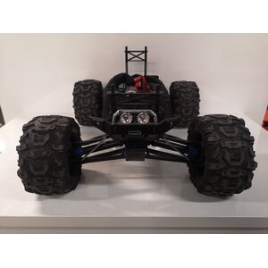Traxxas summit 1/10 Käytetty