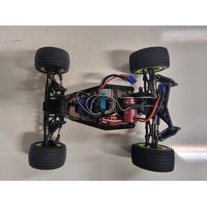 Losi 1/18 MINI-T 2.0 2WD STADIUM TRUCK BRUSHLESS RTR, Käytetty