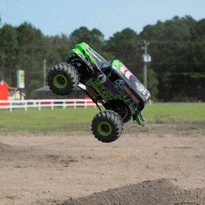 Losi LMT 4WD Solid Axle Monster Truck RTR Lipo paketti