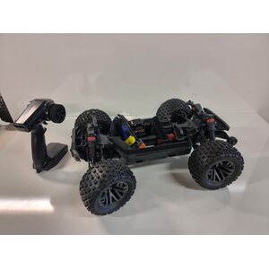 ARRMA RC GRANITE 4X4 3S BLX BRUSHLESS 1/10TH 4WD MT använt