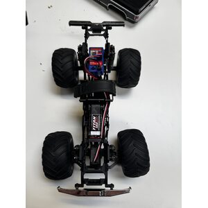 Traxxas TRX-4M High trail kahdella akulla, käytetty