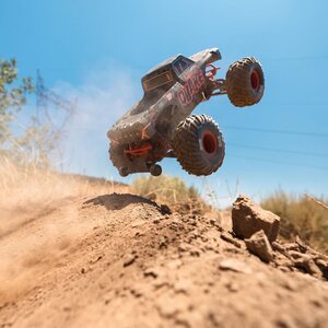 ARRMA RC QUAKE 223S BLX (2S Lipo paketti, mukana akku ja laturi)