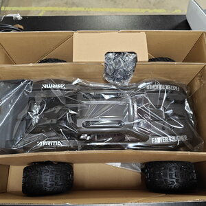 ARRMA RC Vorteks 4x2 Boost, avattu paketti