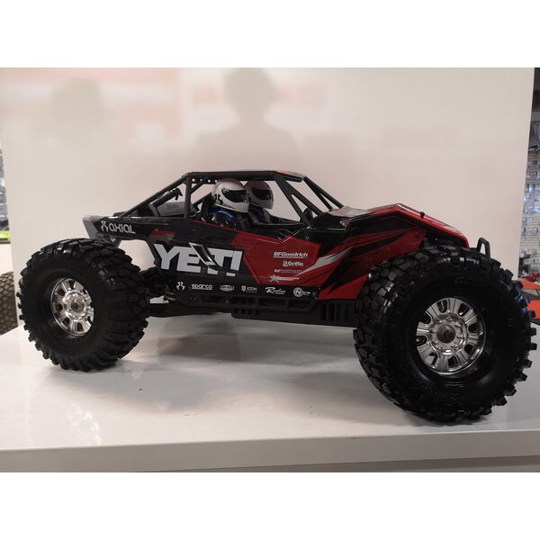 Axial AX90026 1/10 Yeti 4WD RTR used