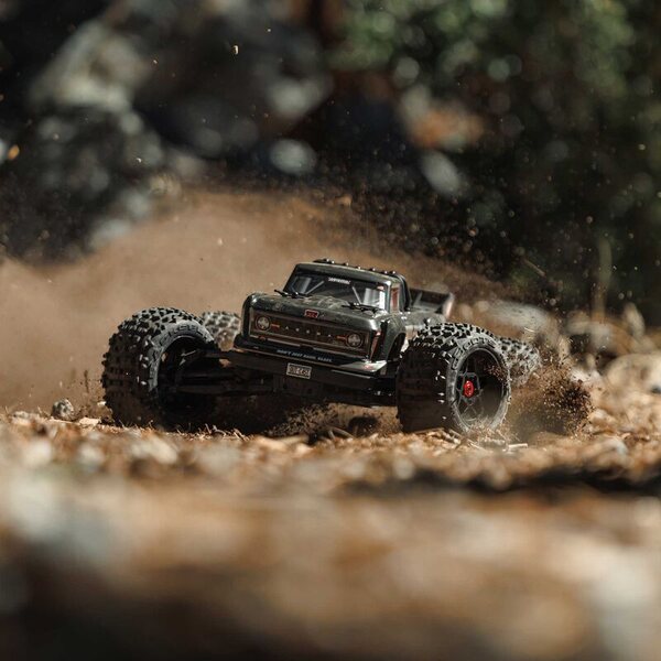 ARRMA RC 1/10 Outcast 4X4 4S Blx Stunt Truck Rtr